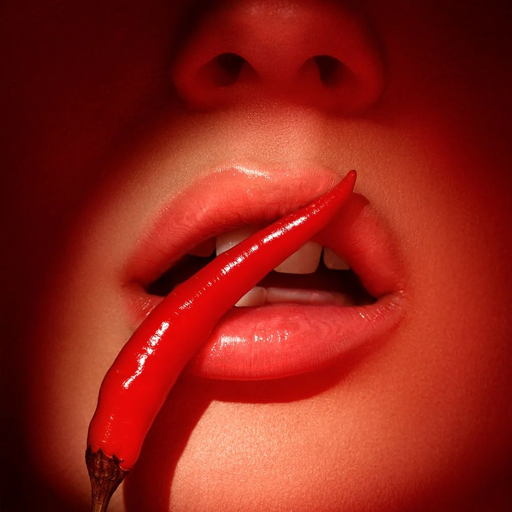 Lip maximizer with hyaluronic acid and chili pepper - Image 3